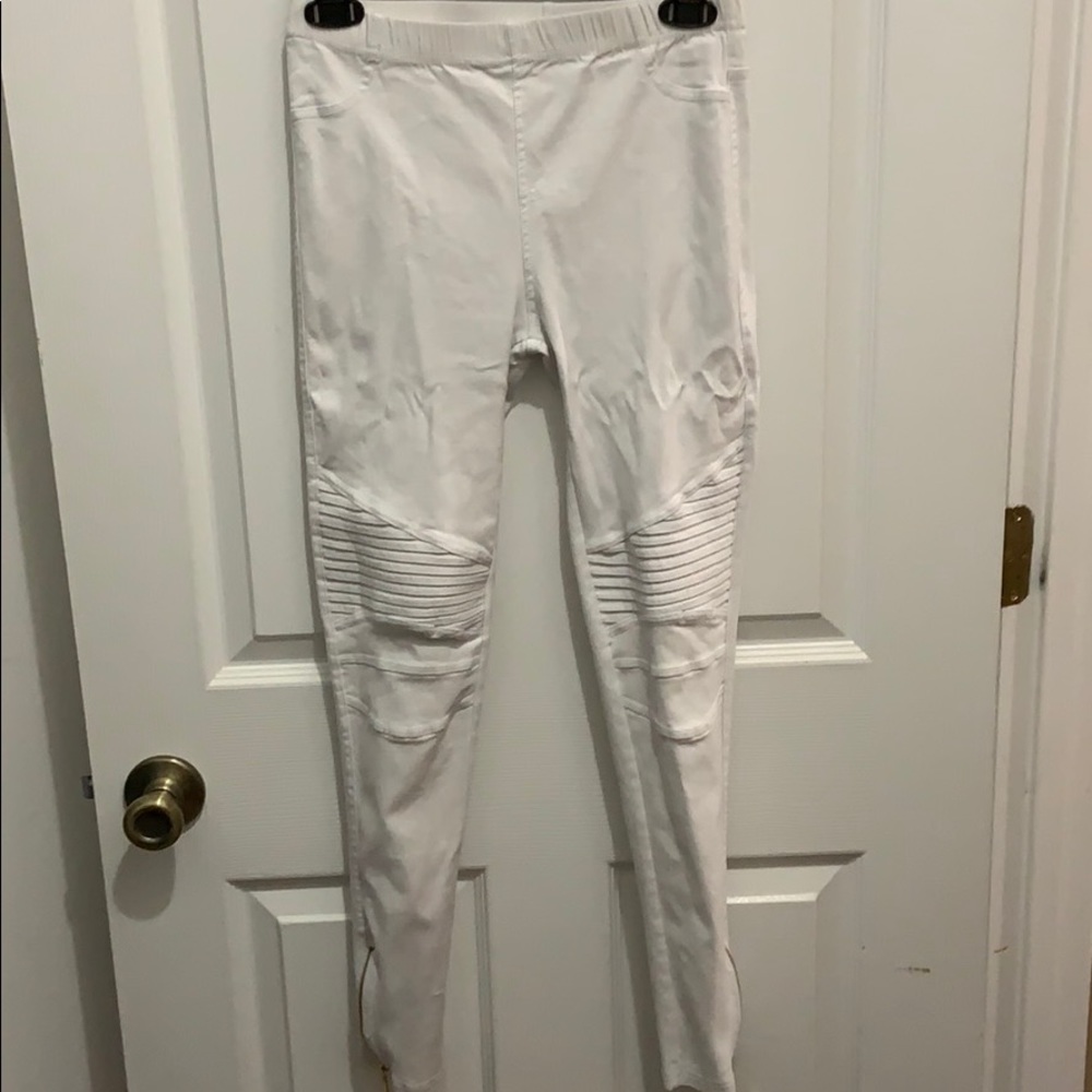 White jeggings